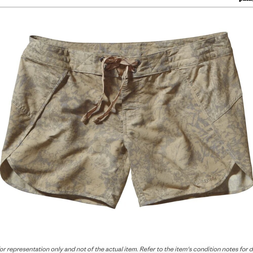 Patagonia Women's Brown Camouflage Cargo Shorts Wavefarer Board Shorts 5" 6